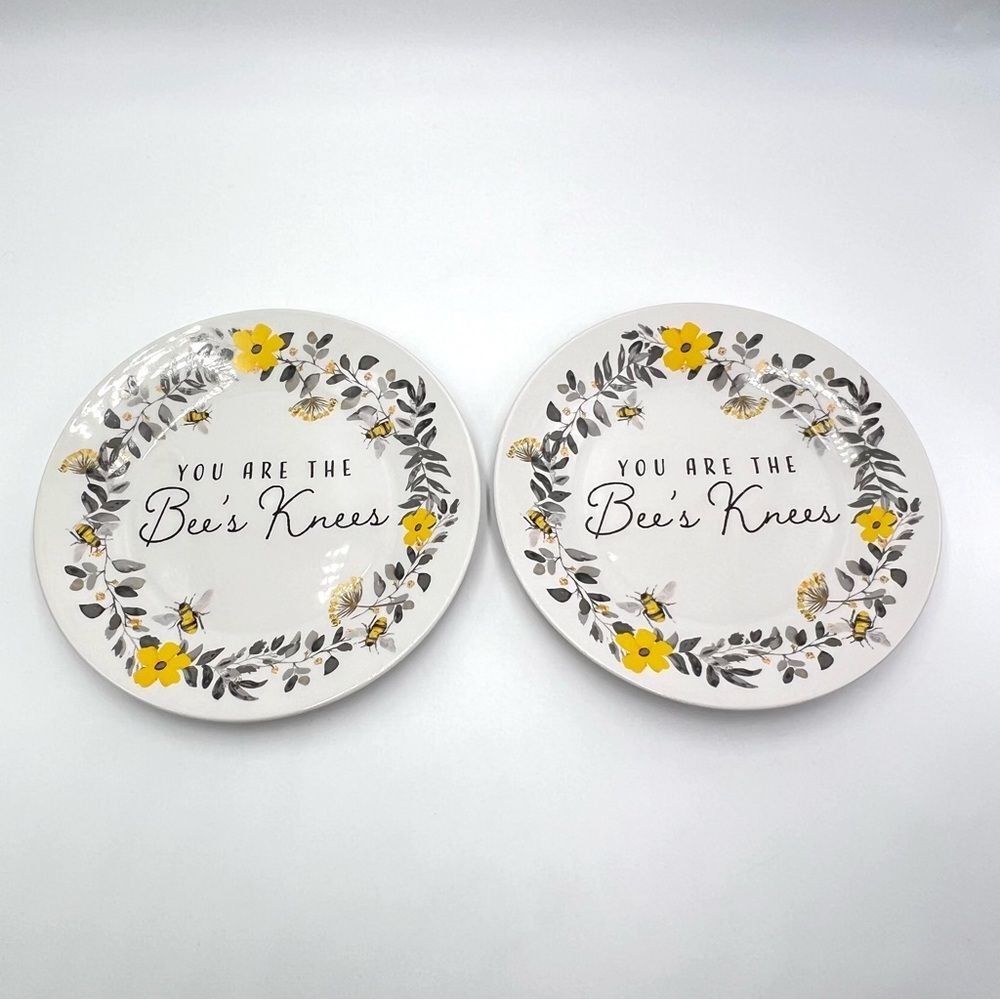 Set of 2 YOU ARE THE BEE'S KNEES Salad Lunch Dessert Appetizer 7.5" Plates